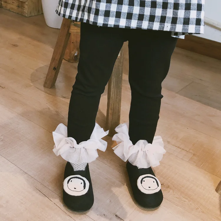 Girls spring and autumn new breeches children's baby trousers pure cotton princess lace children's trousers 6 years old
Girls spring and autumn new breeches children's baby trousers pure cotton princess lace children's trousers 6 years old