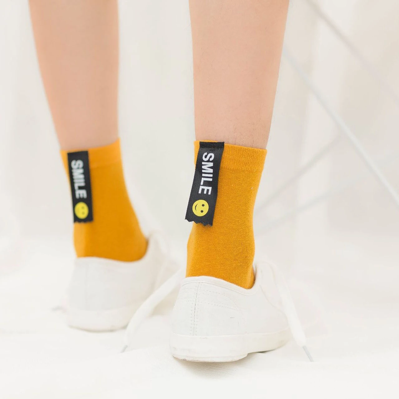 Women Cotton Socks Solid Patchwork Breathable Harajuku Sock Sweat-absorbing Smile Streetwear Mid Socks Female
Women Cotton Socks Solid Patchwork Breathable Harajuku Sock Sweat-absorbing Smile Streetwear Mid Socks Female