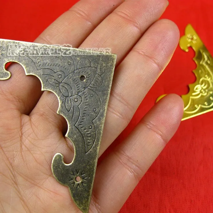58 * 58mm Bat angle piece Gift Boxes Antique patch corners Pattern corners Corner Luggage accessories Wholesale 58 * 58mm Bat angle piece Gift Boxes Antique patch corners Pattern corners Corner Luggage accessories Wholesale