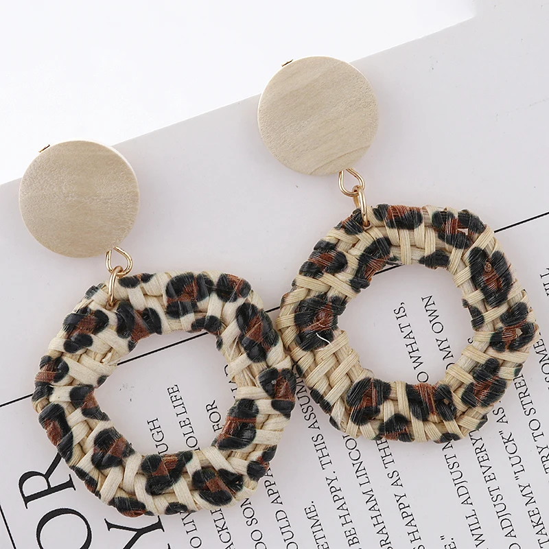 AENSOA Korea Handmade Geometric Bamboo Drop Earrings For Women Unique Hollow Rattan Straw Braid Dangle Earrings Natural Jewelry
AENSOA Korea Handmade Geometric Bamboo Drop Earrings For Women Unique Hollow Rattan Straw Braid Dangle Earrings Natural Jewelry