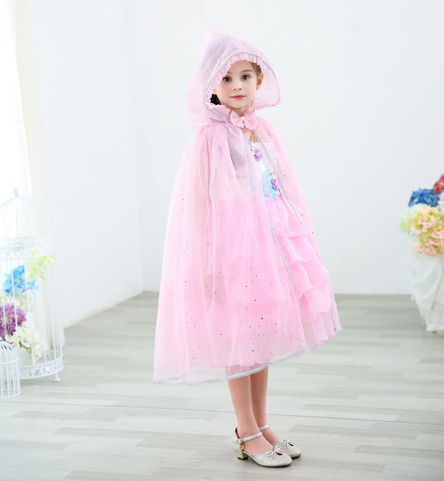Girls Elsa Cloak Flower Girl Elsa Dress's Coat Princess Wedding Shawl Cape for Girls Sequined Shimmer Hooded Kids Jacket Wrap
Girls Elsa Cloak Flower Girl Elsa Dress's Coat Princess Wedding Shawl Cape for Girls Sequined Shimmer Hooded Kids Jacket Wrap