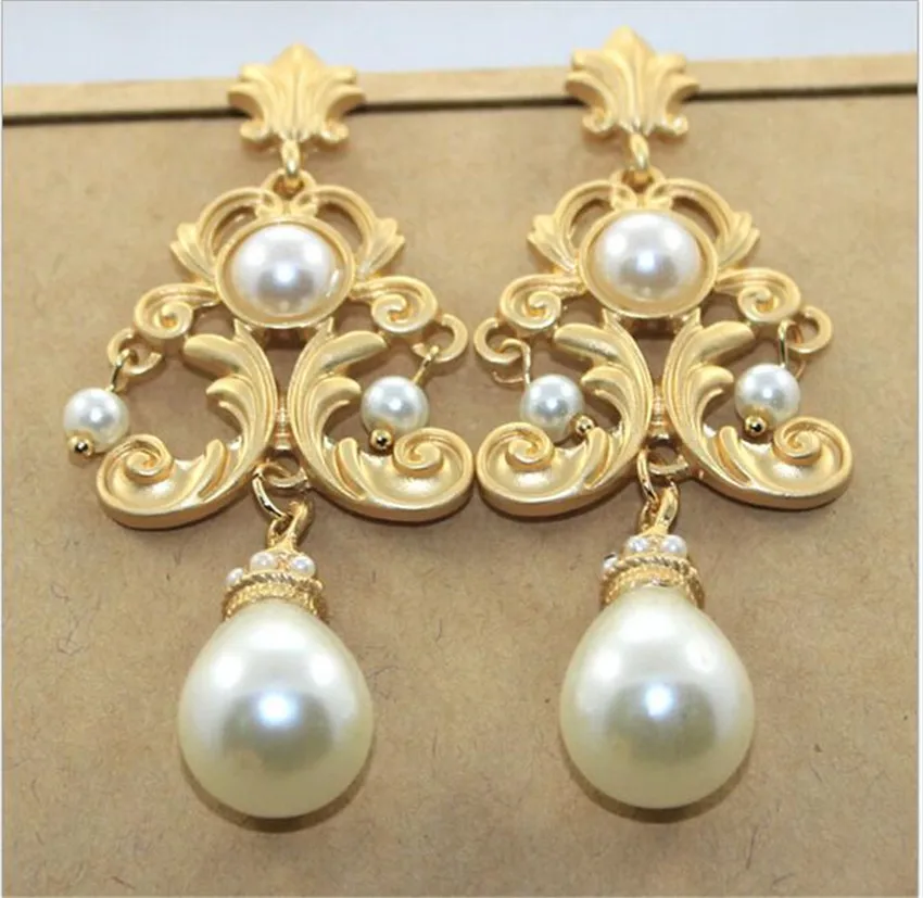 Fashion white pearl drop earrings 1pair/lot baroque style vintage gold alloy flower dangle earrings for woman free shipping!!
Fashion white pearl drop earrings 1pair/lot baroque style vintage gold alloy flower dangle earrings for woman free shipping!!