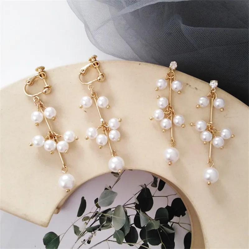 Pearl stud earring female Fashion white earrings for women Imitation pearl long earrings women Jewelry Crystal tassel earrings
Pearl stud earring female Fashion white earrings for women Imitation pearl long earrings women Jewelry Crystal tassel earrings