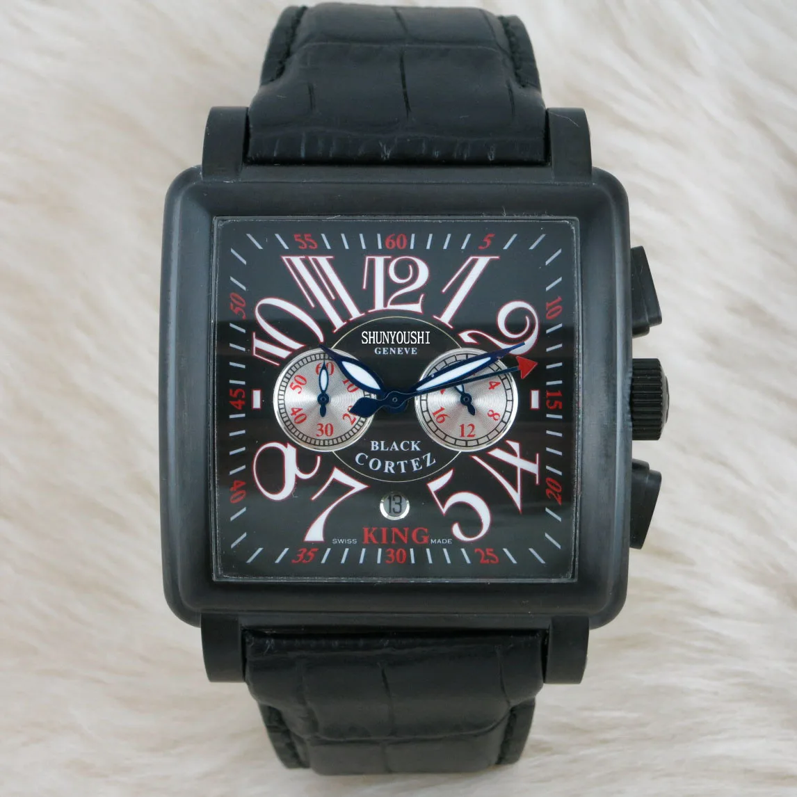 Mens Watches Top Brand Runway Luxury European Design Quartz Wristwatches A06226
Mens Watches Top Brand Runway Luxury European Design Quartz Wristwatches A06226