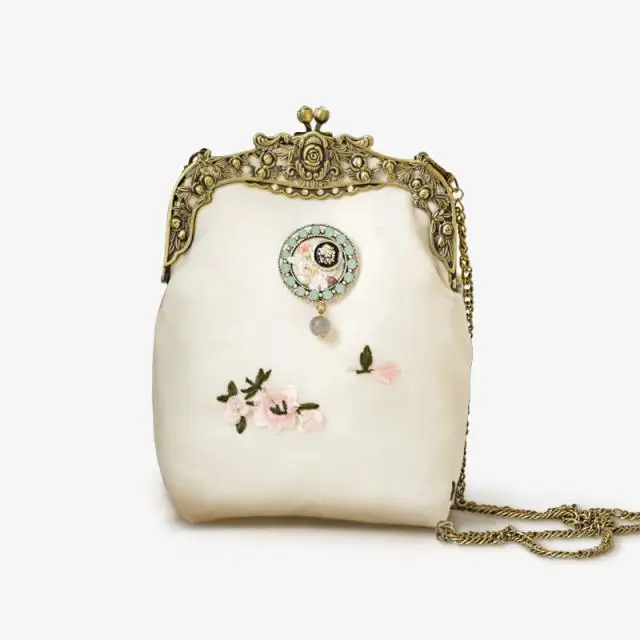 Bag Part China Factory Supply DIY Bag Accessories Vintage Sewing Purse Frame Bag Frame 16 CM Metal Purse Frame Handbag Hanger
Bag Part China Factory Supply DIY Bag Accessories Vintage Sewing Purse Frame Bag Frame 16 CM Metal Purse Frame Handbag Hanger
