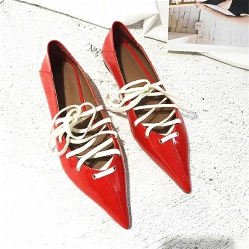 Fornihapfirafs Ladies Black Red Leather Cross-tied Street Casual Style Women Flats Pointed Toe Strappy Shallow Women Shoes Woman
Fornihapfirafs Ladies Black Red Leather Cross-tied Street Casual Style Women Flats Pointed Toe Strappy Shallow Women Shoes Woman