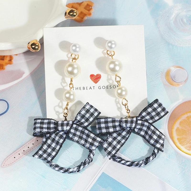 MODEBOX Grid Bowknot Earrings Simple Elegant Earrings Gifts For Women Long Pearl Earring
MODEBOX Grid Bowknot Earrings Simple Elegant Earrings Gifts For Women Long Pearl Earring