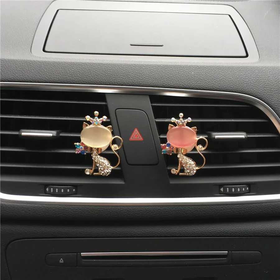 The car used car perfume clip female perfume diamond jewelry aromatherapy fox vehicle air conditioning air car decoration
The car used car perfume clip female perfume diamond jewelry aromatherapy fox vehicle air conditioning air car decoration