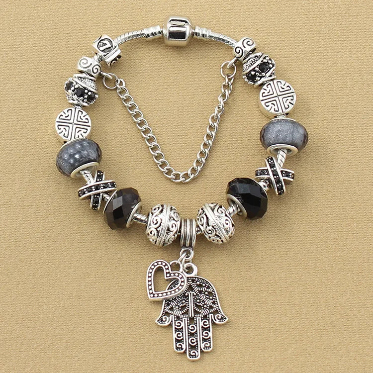 Suitable Aor Women Black Glazed Crystal Palm Pendant European Retro Silver Plated Ladies Noble Pan Bracelet DIY Handmade
Suitable Aor Women Black Glazed Crystal Palm Pendant European Retro Silver Plated Ladies Noble Pan Bracelet DIY Handmade