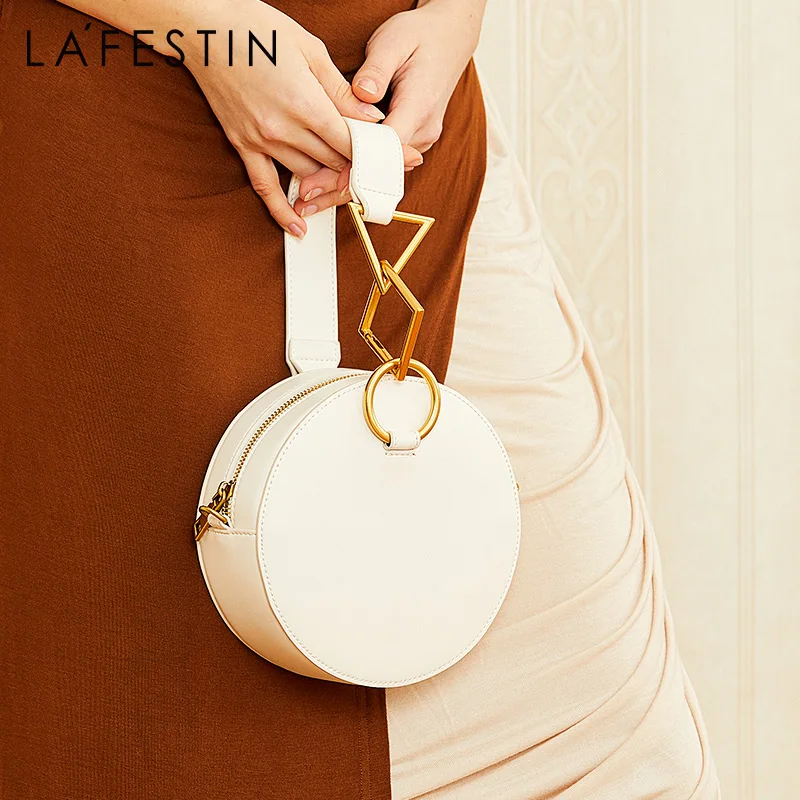 La Festin women bags 2019 new high-end French small bag texture portable handbags fashion slung shoulder bag
La Festin women bags 2019 new high-end French small bag texture portable handbags fashion slung shoulder bag