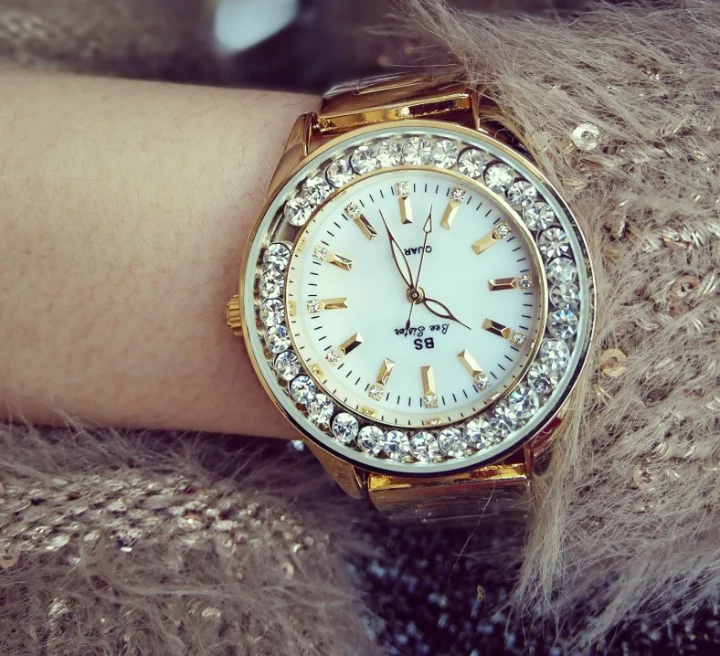 2017 New Pearl Scale Crystal Diamond Rolling Bracelet Watch Fashion Ladies Gold Rhinstone Watches Women Quartz Dress Watch Clock
2017 New Pearl Scale Crystal Diamond Rolling Bracelet Watch Fashion Ladies Gold Rhinstone Watches Women Quartz Dress Watch Clock