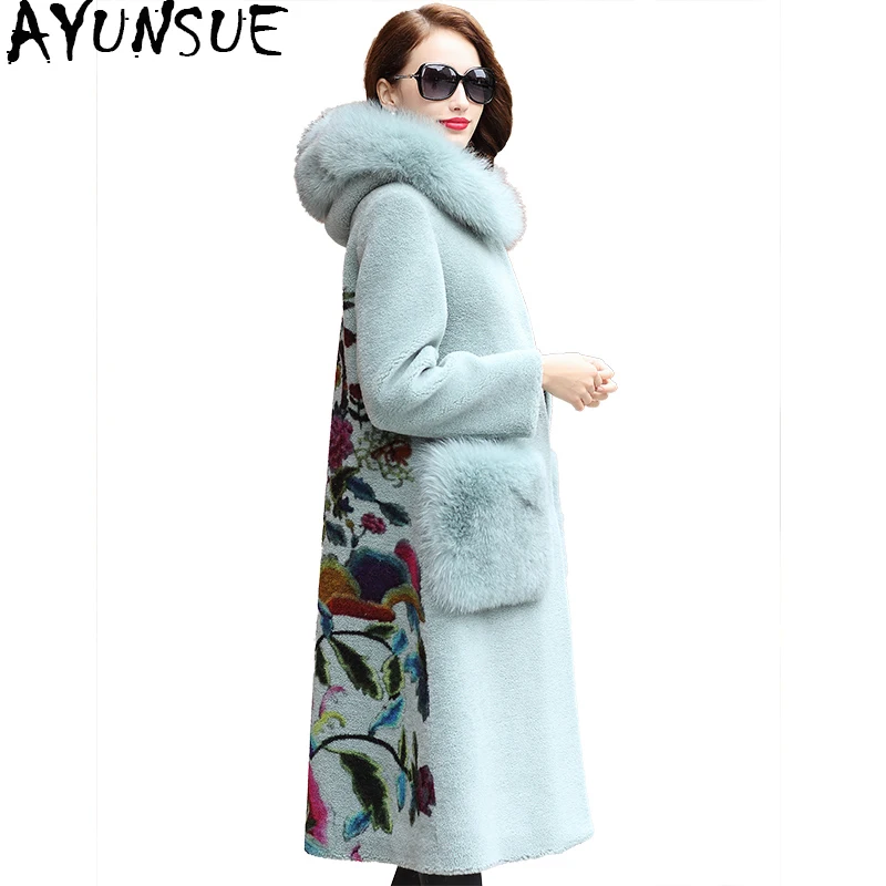 AYUNSUE Women Real Wool Fur Coat Sheep Shearing Coats 2019 Fashion Winter Female Jacket Natural Fox Fur Collar Hooded HQ18-MC05C
AYUNSUE Women Real Wool Fur Coat Sheep Shearing Coats 2019 Fashion Winter Female Jacket Natural Fox Fur Collar Hooded HQ18-MC05C