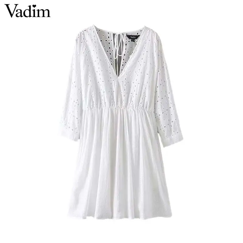 Vadim women V neck embroidery hollow out mini dress white pleated short sleeve dresses female sweet chic A line vestido QB691
Vadim women V neck embroidery hollow out mini dress white pleated short sleeve dresses female sweet chic A line vestido QB691