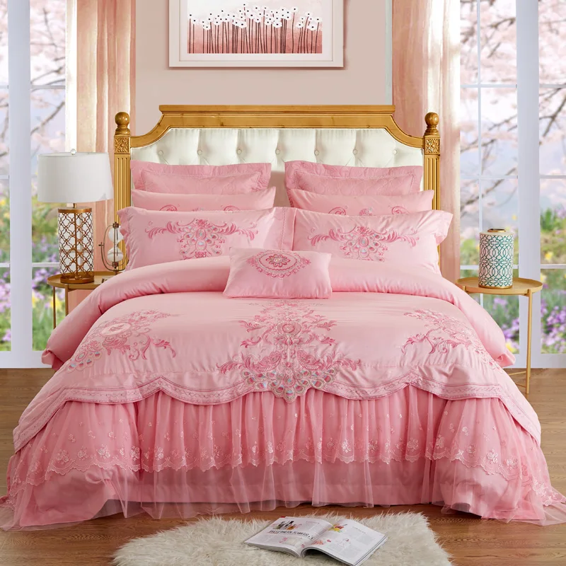 New Luxury Silk Cotton Jacquard Lace Wedding Bedding Set Embroidery Lace Duvet cover set Bed Sheet Queen King size 4/6/8/9pcs
New Luxury Silk Cotton Jacquard Lace Wedding Bedding Set Embroidery Lace Duvet cover set Bed Sheet Queen King size 4/6/8/9pcs