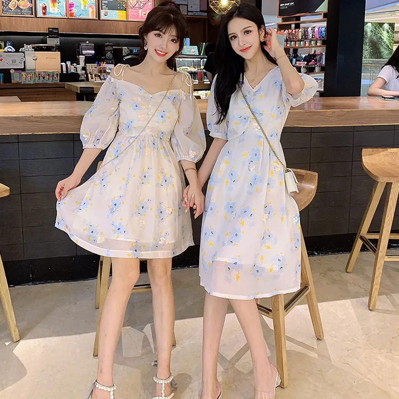 Girlfriends 2019 summer new women's clothes French sweet temperament sequin embroidery dress puff sleeve V neck women midi dress
Girlfriends 2019 summer new women's clothes French sweet temperament sequin embroidery dress puff sleeve V neck women midi dress
