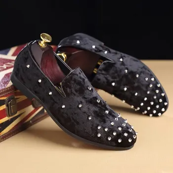 Handmade Men Black Nubuck Leather Shoes With Silver Rivet Fashion Style Men Loafers Red Bottom Men Flats Size 27-68
Handmade Men Black Nubuck Leather Shoes With Silver Rivet Fashion Style Men Loafers Red Bottom Men Flats Size 27-68
