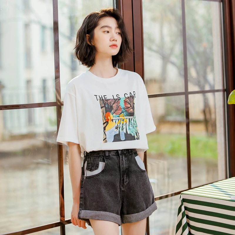 2019 Summer New Personality Small Fresh Abstract Hand-painted Printing Short-sleeved T-shirt Loose Wild Bottoming Shirt
2019 Summer New Personality Small Fresh Abstract Hand-painted Printing Short-sleeved T-shirt Loose Wild Bottoming Shirt