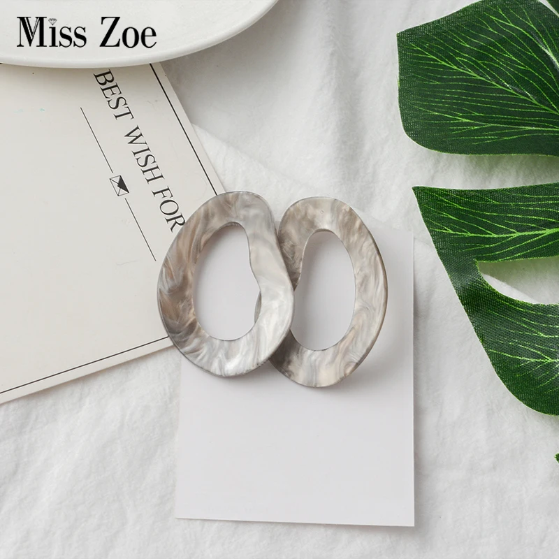 Punk Fashion Acetic Acid Grey Acrylic Earrings for Women Party Simple Abnormal shape Drop Earrings Ear Jewelry Gift for Women
Punk Fashion Acetic Acid Grey Acrylic Earrings for Women Party Simple Abnormal shape Drop Earrings Ear Jewelry Gift for Women