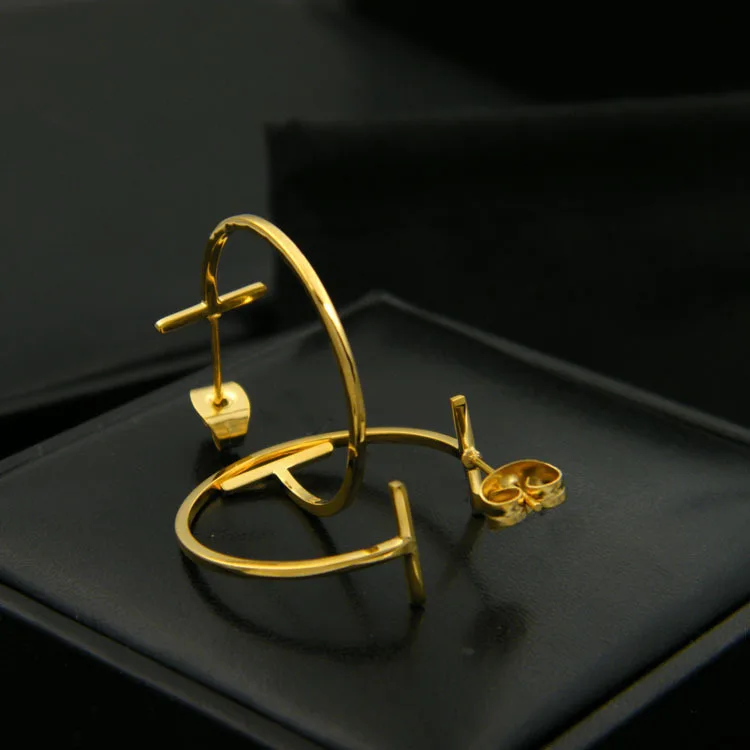 OL wind simple earrings titanium steel version double T line type large open ear ring earrings
OL wind simple earrings titanium steel version double T line type large open ear ring earrings