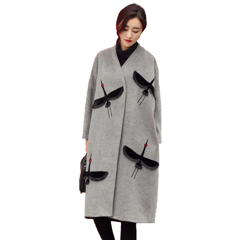 Autumn Winter Woman Coats 2019 Fashion Trench coat Embroidered V-neck Gray wool coat Women Long Coat Korean Feminine Tops mujer
Autumn Winter Woman Coats 2019 Fashion Trench coat Embroidered V-neck Gray wool coat Women Long Coat Korean Feminine Tops mujer