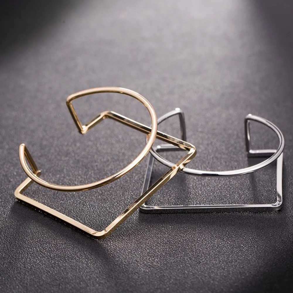 2019 New Fashion Gold/Silver Alloy C Square Cuff Shaped Bracelet Geometric Bangles For Women Female Jewelry
2019 New Fashion Gold/Silver Alloy C Square Cuff Shaped Bracelet Geometric Bangles For Women Female Jewelry