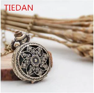 Wholesale (1 pieces) Fashion quartz gold bells bronze pendant Hollow out pendant Necklace pocket watches
Wholesale (1 pieces) Fashion quartz gold bells bronze pendant Hollow out pendant Necklace pocket watches