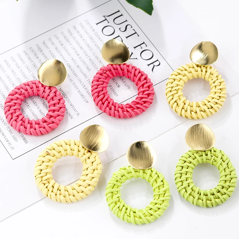 AENSOA New Fashion 2019 Korea Handmade Geometric Wooden Drop Earrings for Women Big Hollow Out Round Rattan Straw Weave Earrings
AENSOA New Fashion 2019 Korea Handmade Geometric Wooden Drop Earrings for Women Big Hollow Out Round Rattan Straw Weave Earrings