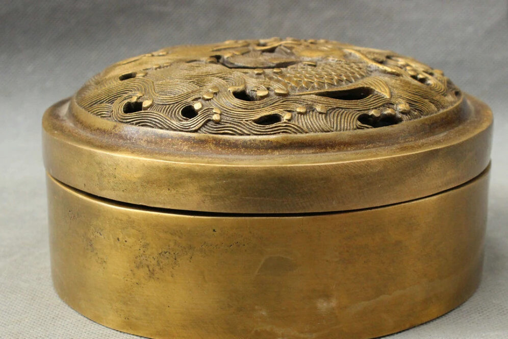Old Tibet Pure Bronze Buddhism Dragon Fish Head Statue Box Incense Burner Censer
Old Tibet Pure Bronze Buddhism Dragon Fish Head Statue Box Incense Burner Censer