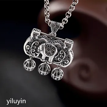 KJJEAXCMY Fine jewelry S990, hollowed out, clover flowers, riches and fringes, pure silver Thai silver sweater chain pendant
KJJEAXCMY Fine jewelry S990, hollowed out, clover flowers, riches and fringes, pure silver Thai silver sweater chain pendant