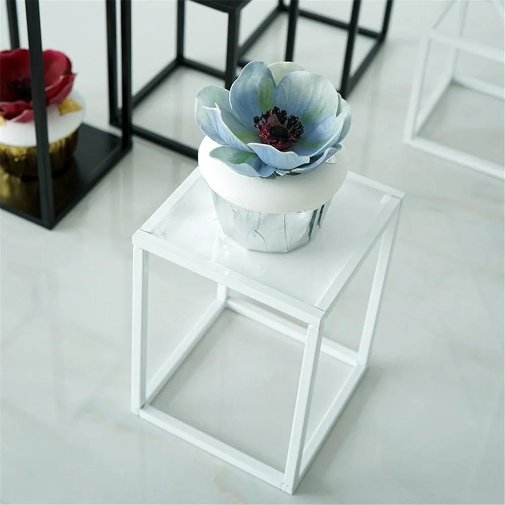 Nordic Geometry Metal Storage Tray Modern Chic Ins Fruit Cake Dessert Plate Black White Jewelry Display Tray Home Desk Decor
Nordic Geometry Metal Storage Tray Modern Chic Ins Fruit Cake Dessert Plate Black White Jewelry Display Tray Home Desk Decor