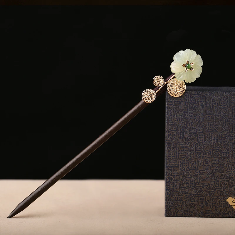 Classical Chinese wind hair women go step shake ornaments Chinese antique jade headgear wooden hair clasp hairpin of female
Classical Chinese wind hair women go step shake ornaments Chinese antique jade headgear wooden hair clasp hairpin of female