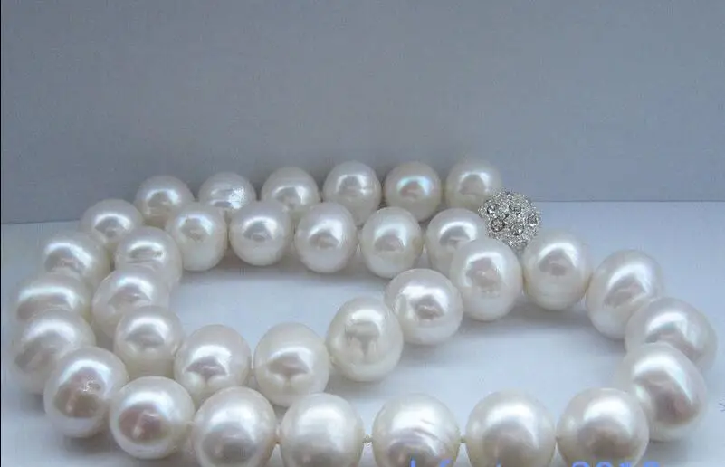 FREE SHIPPING HOT sell new Style >>>>huge 18" AAA 12-14 MM SOUTH SEA NATURAL White PEARL NECKLACE
FREE SHIPPING HOT sell new Style >>>>huge 18" AAA 12-14 MM SOUTH SEA NATURAL White PEARL NECKLACE