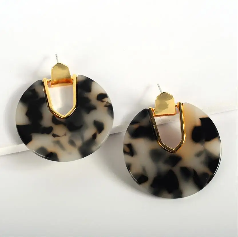 CXW Colorful Resin Acrylic Round Dangle Earrings for Women Unique Design Statement abalone shell Earrings Wedding Jewelry ST19
CXW Colorful Resin Acrylic Round Dangle Earrings for Women Unique Design Statement abalone shell Earrings Wedding Jewelry ST19