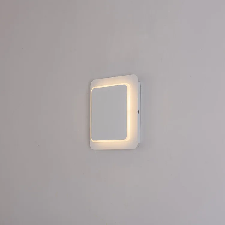 Modern creative square rotatable wall lamp living room hotel bedside lamp club restaurant aisle lights KTV background lights
Modern creative square rotatable wall lamp living room hotel bedside lamp club restaurant aisle lights KTV background lights