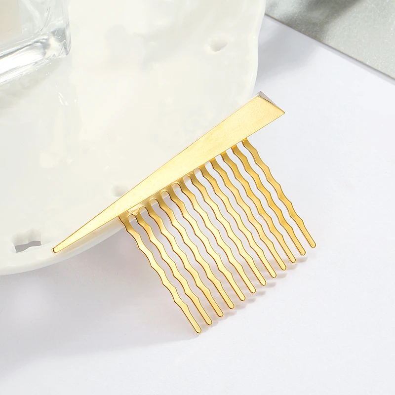 CHIMERA Metal Hair Comb Clip Simple Triangle Hairpin Fashion Gold Headwear Wedding Hair Jewelry Accessories for Women Girls
CHIMERA Metal Hair Comb Clip Simple Triangle Hairpin Fashion Gold Headwear Wedding Hair Jewelry Accessories for Women Girls