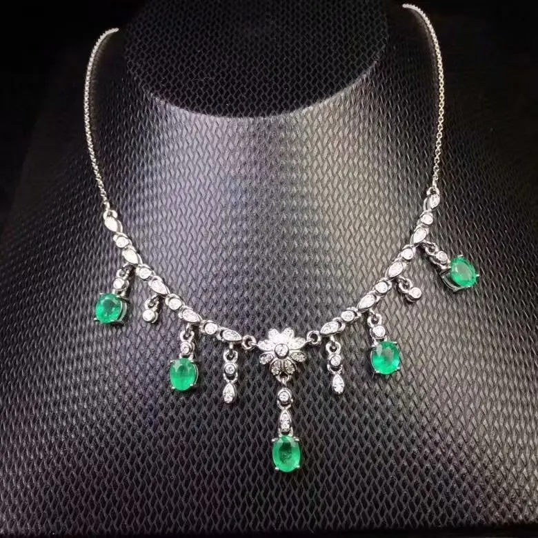 925 silver inlaid with natural emerald emerald necklace High-end jewelry. Wedding gift.Precious stones
925 silver inlaid with natural emerald emerald necklace High-end jewelry. Wedding gift.Precious stones