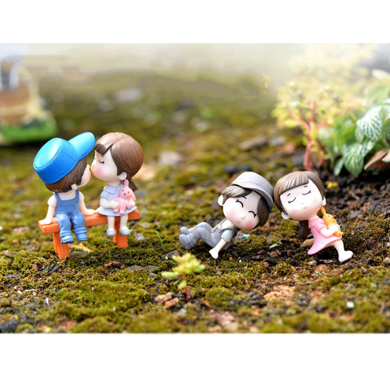 1set Sweety Lovers Couple Chair Figurines Miniatures Fairy Garden Gnome Moss Terrariums Resin Crafts Home Decoration
1set Sweety Lovers Couple Chair Figurines Miniatures Fairy Garden Gnome Moss Terrariums Resin Crafts Home Decoration