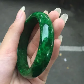 Natural Myanmar Jadeite A is full of emerald bracelets, emerald bracelets, dry green jade bracelets, iron dragons, raw jade bra
Natural Myanmar Jadeite A is full of emerald bracelets, emerald bracelets, dry green jade bracelets, iron dragons, raw jade bra