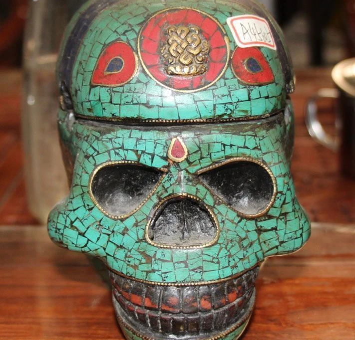 free shipping 6" Tibet Buddhism Turquoise & Red Coral Eight treasures Skull Head Statue Censer
free shipping 6" Tibet Buddhism Turquoise & Red Coral Eight treasures Skull Head Statue Censer