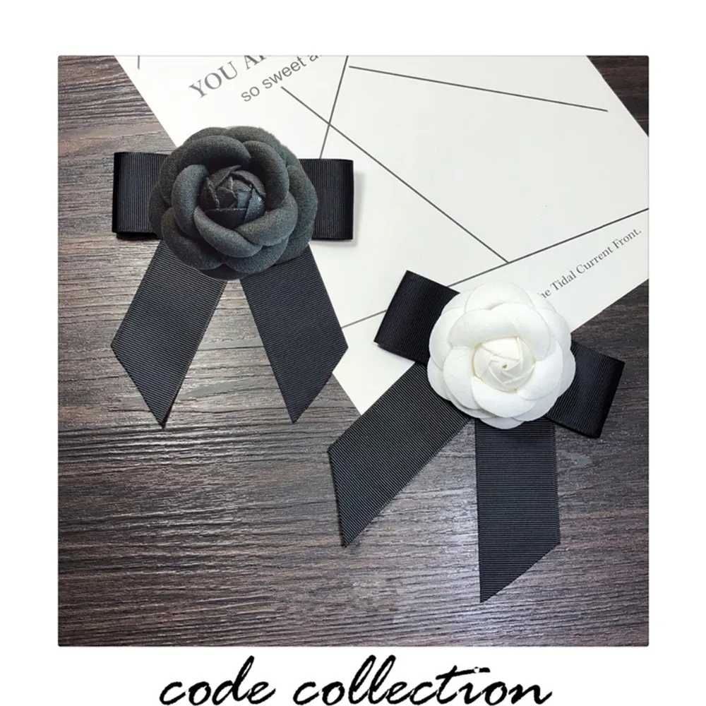 Fashion Vintage Flower Camellia Ribbon Lapel Pin For Women Men Cillar Brooch Badge Large Size Suit Clothes Wedding Brooch Pins
Fashion Vintage Flower Camellia Ribbon Lapel Pin For Women Men Cillar Brooch Badge Large Size Suit Clothes Wedding Brooch Pins