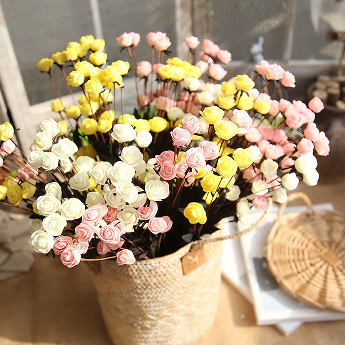 Artificial flower 1 Bouquet 15 Heads Fake Flower Rose Head Simulation Rose Fake Silk Flower DIY Home Wedding Decoration Flores
Artificial flower 1 Bouquet 15 Heads Fake Flower Rose Head Simulation Rose Fake Silk Flower DIY Home Wedding Decoration Flores