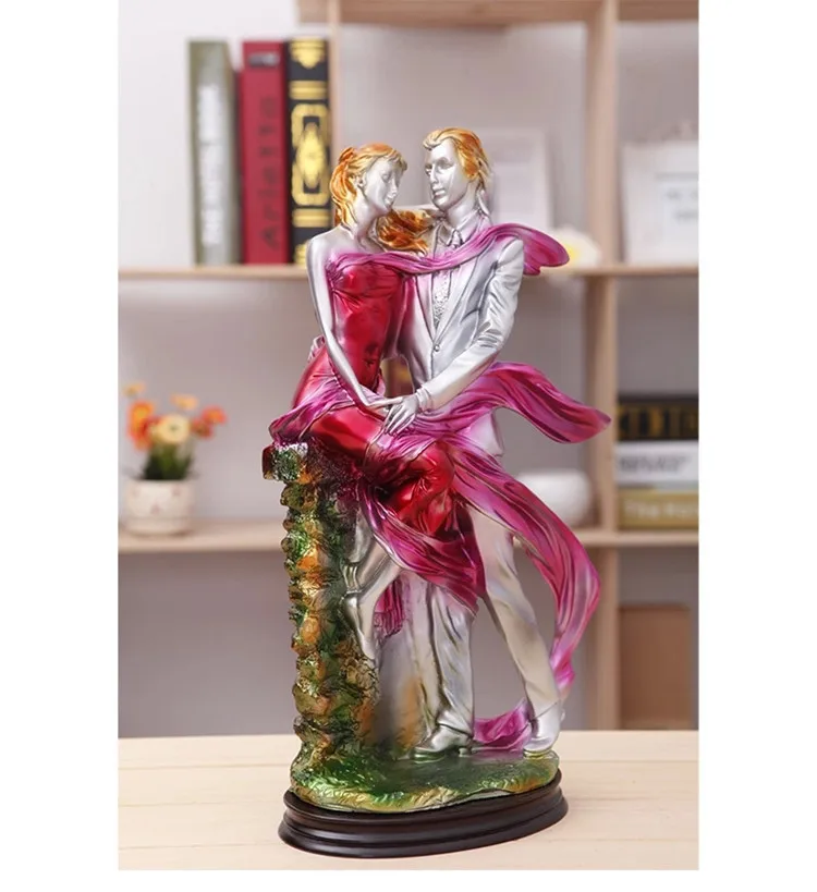 

Factory outlets] resin crafts creative couples in love selling business gifts office decoration