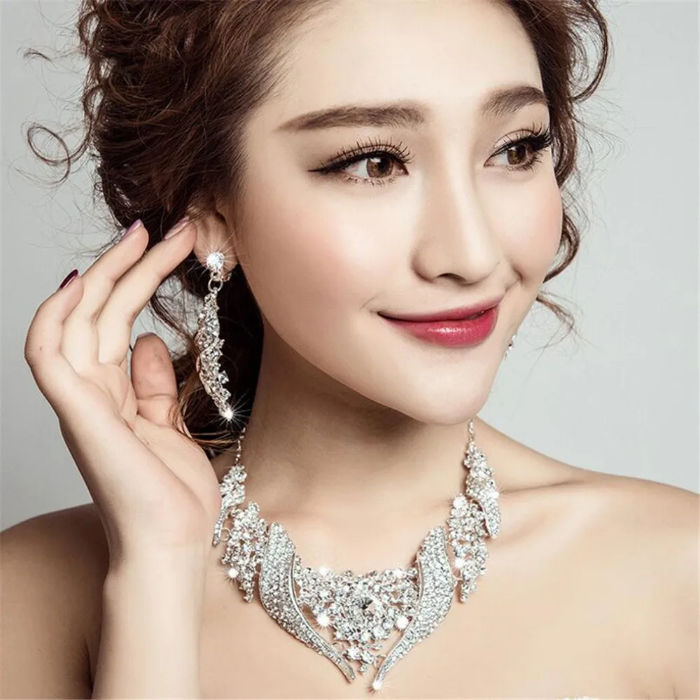 MHS.SUN 1SET Crytal Rhinestone Alloy Bridal Necklace Jewelry Nekclace&Earring 2PCS Wedding Jewelry Set For Bride Wedding Party
MHS.SUN 1SET Crytal Rhinestone Alloy Bridal Necklace Jewelry Nekclace&Earring 2PCS Wedding Jewelry Set For Bride Wedding Party