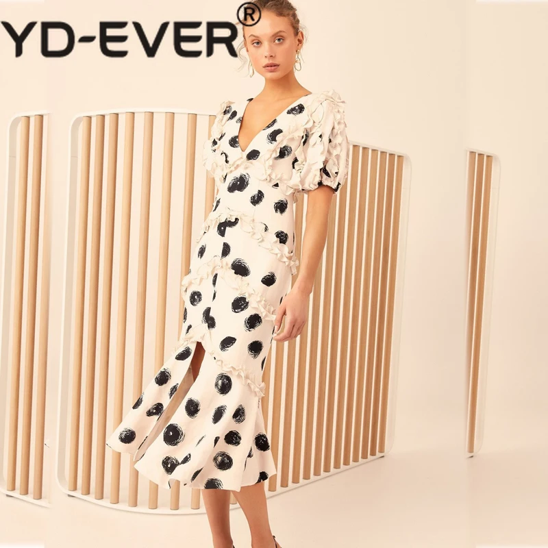 Runway Designer 2019 Summer Dot Print Ruffles Woman Maxi Dresses V-Neck Short Sleeve High Waist long Dress Holiday Vestidos
Runway Designer 2019 Summer Dot Print Ruffles Woman Maxi Dresses V-Neck Short Sleeve High Waist long Dress Holiday Vestidos