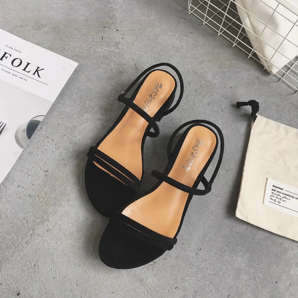 Summer new Korean version is thin and heel with convenient and comfortable wild student shoes one button ladies sandals
Summer new Korean version is thin and heel with convenient and comfortable wild student shoes one button ladies sandals