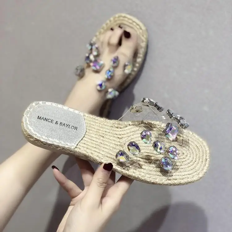 Luxury Crystal Embellishments Transparent PVC Upper Slippers Women One Buckle Peep Toe Slip On Ladies Slides Womens Flats Shoes
Luxury Crystal Embellishments Transparent PVC Upper Slippers Women One Buckle Peep Toe Slip On Ladies Slides Womens Flats Shoes