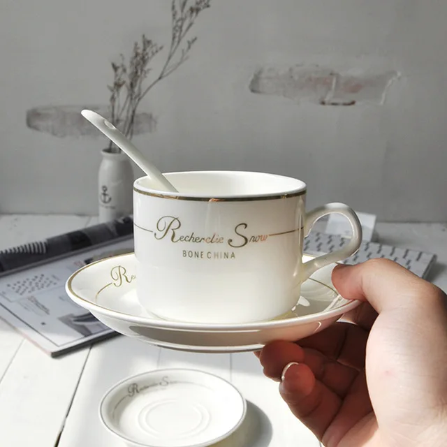 Nordic Style Coffee Cup Set with Spoon Plates Bone China Ceramic Cups and Saucers Afternoon Milk Tea Set Porcelain Teacup Gifts
Nordic Style Coffee Cup Set with Spoon Plates Bone China Ceramic Cups and Saucers Afternoon Milk Tea Set Porcelain Teacup Gifts