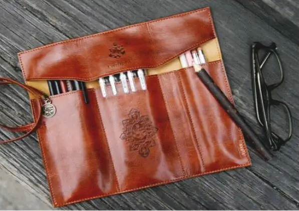 1pc Luxury Vintage Women Roll Leather Purse Makeup Cosmetic Pen Pencil Brush Bag Case Pouch free shipping
1pc Luxury Vintage Women Roll Leather Purse Makeup Cosmetic Pen Pencil Brush Bag Case Pouch free shipping