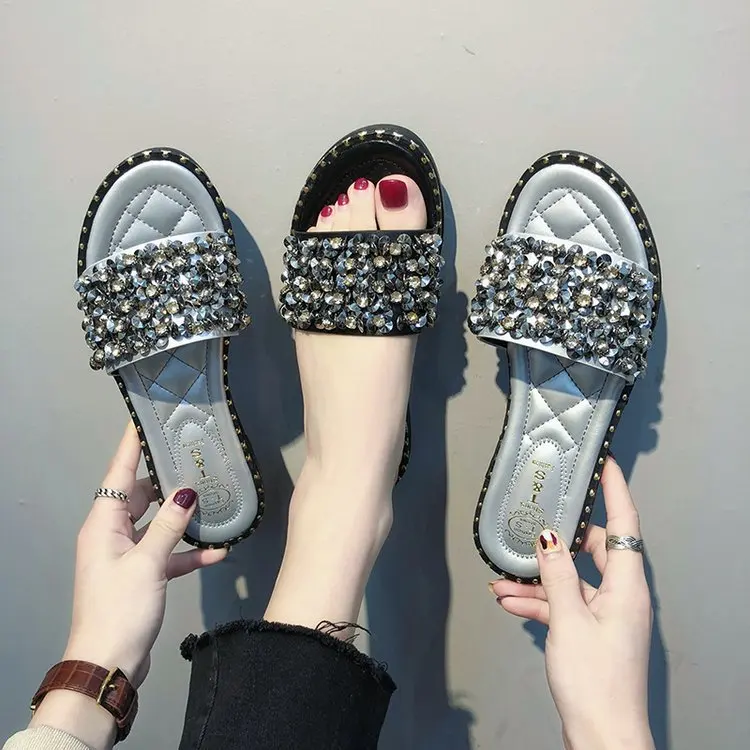 Slippers female summer fashion wear 2019 new Korean version of the net red beach slippers one word drag wild
Slippers female summer fashion wear 2019 new Korean version of the net red beach slippers one word drag wild