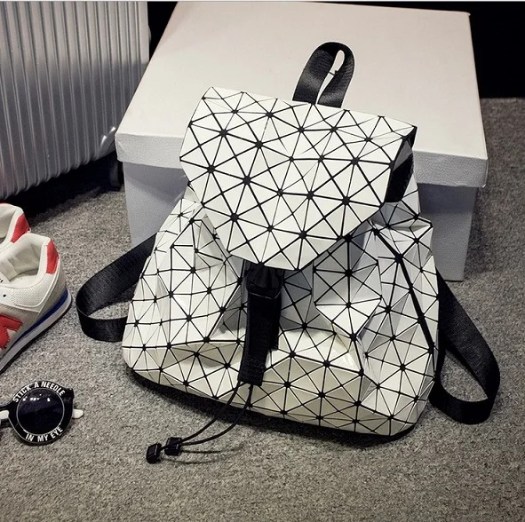 MANSURSPACE Diamond Woman Drawstring bag Laser female bag mirror stereo folding bag Shoulder bag with logo
MANSURSPACE Diamond Woman Drawstring bag Laser female bag mirror stereo folding bag Shoulder bag with logo